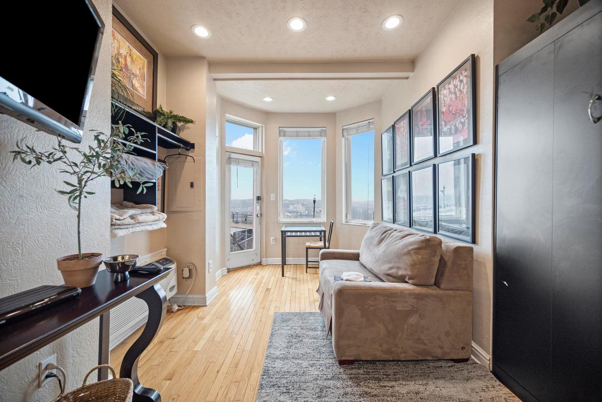 Charming Studio-Panoramic View-Your Pittsburgh Sanctuary公寓 外观 照片