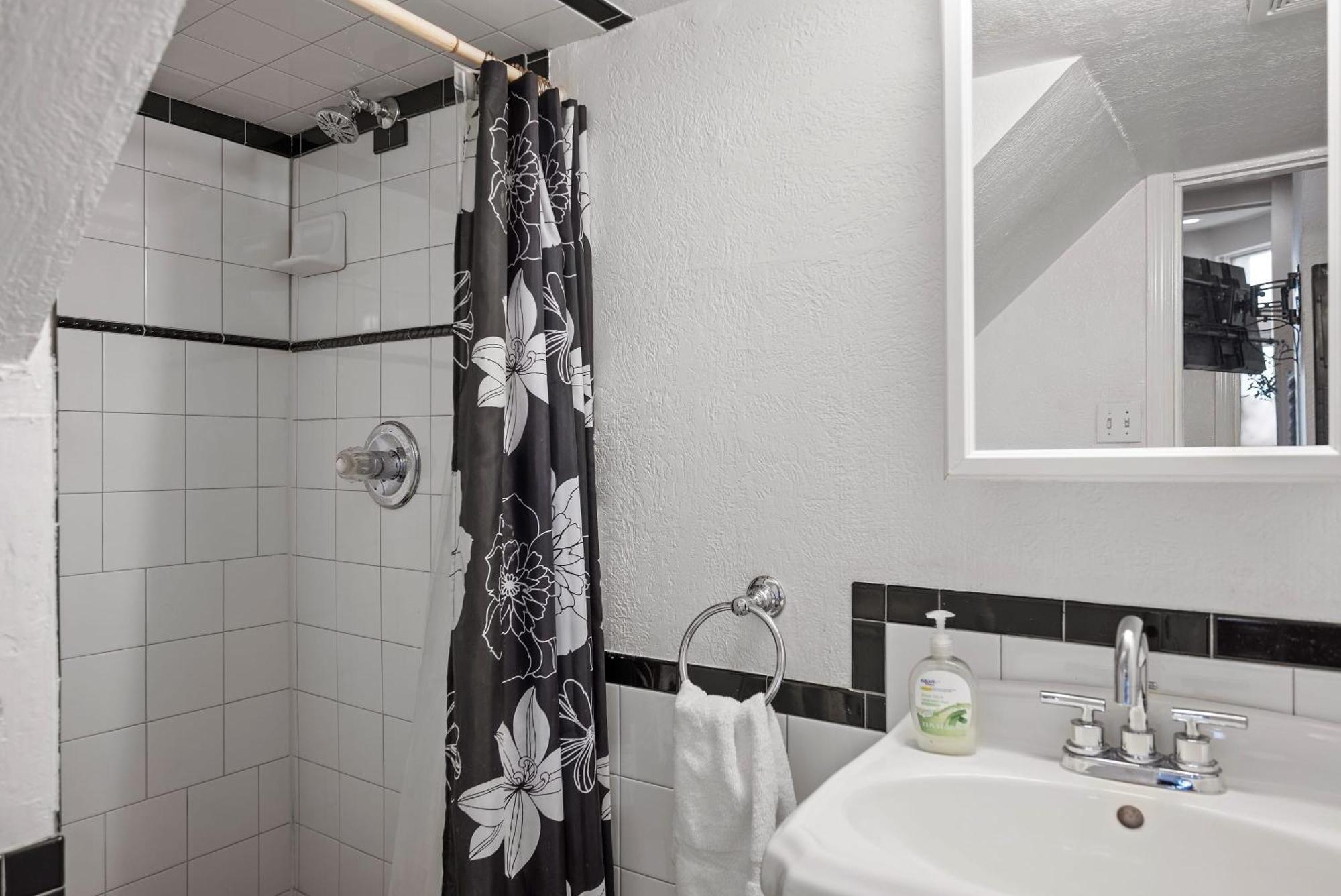Charming Studio-Panoramic View-Your Pittsburgh Sanctuary公寓 外观 照片